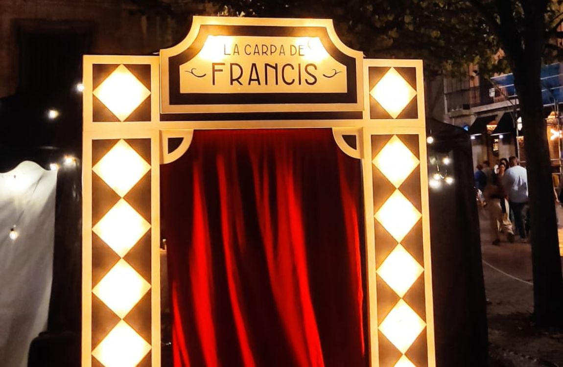 La carpa de Francis de Teatro del Cuervo